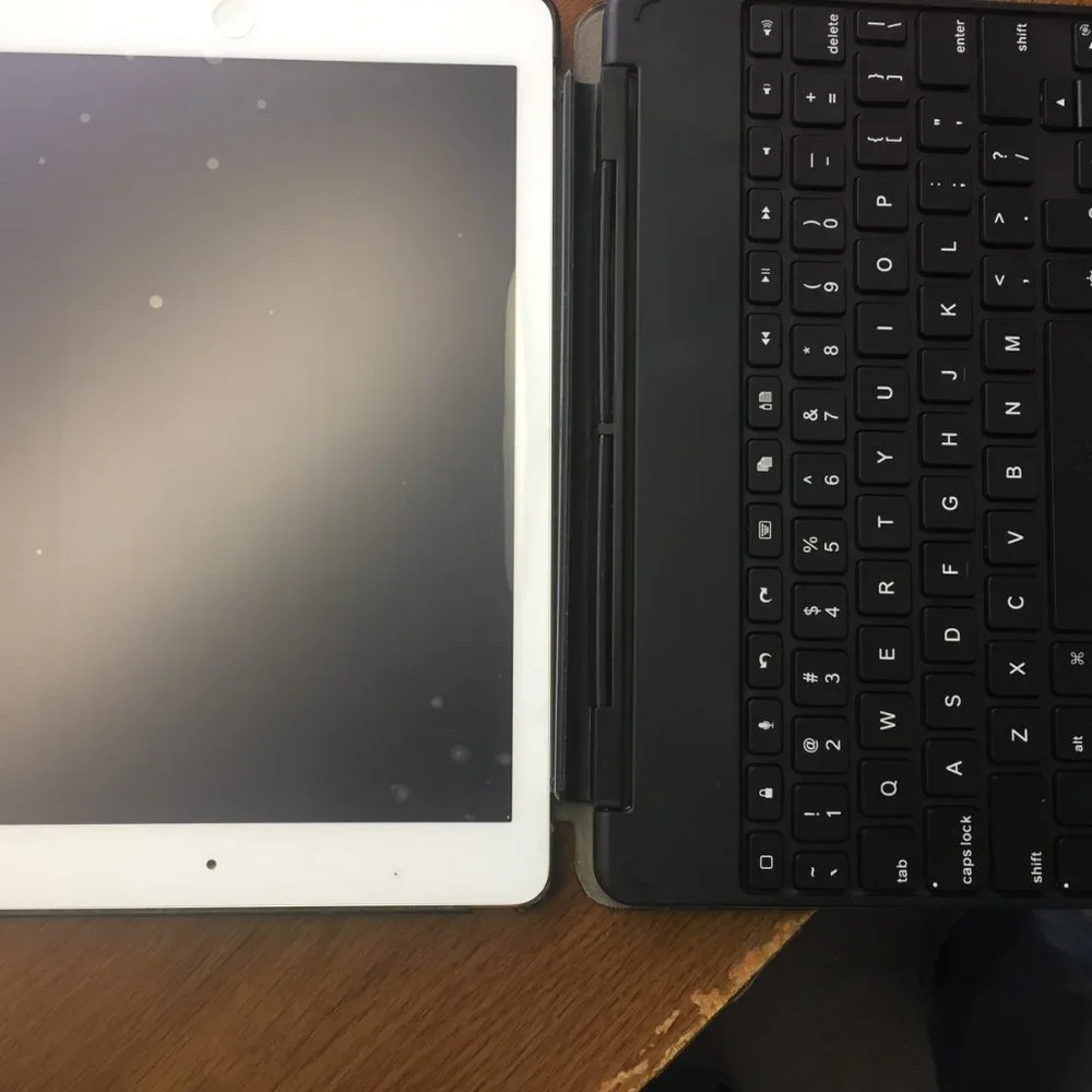 Ipad Wireless Keyboard & Case